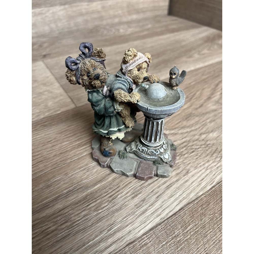 BOYDS BEARSTONE FIGURINE -‎ SISSIE AND SQUIRT.  BIG HELPER - LIL SIPPER